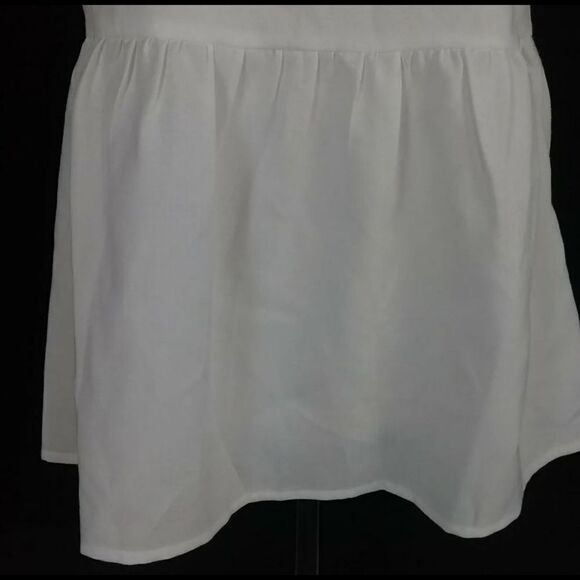 DOE & RAE WHITE CRISS CROSS OPEN BACK SLEEVELESS PEPLUM HEM BLOUSE SZ S NWT - Picture 8 of 8